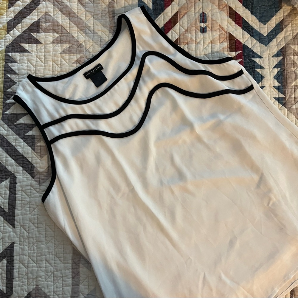 Ann Taylor B&W Sleeveless Blouse